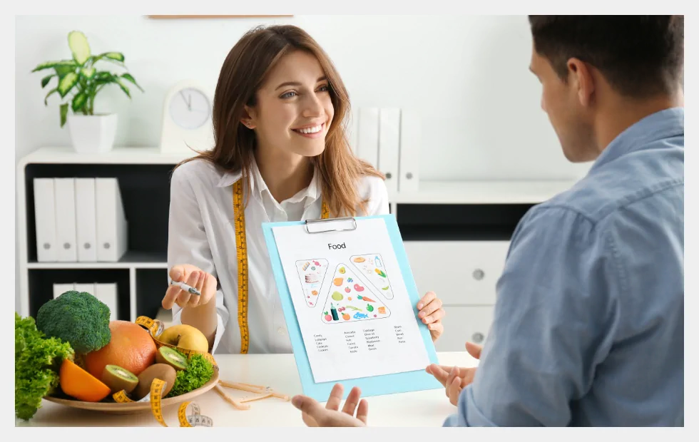 Dietitian advising patient on nutrition